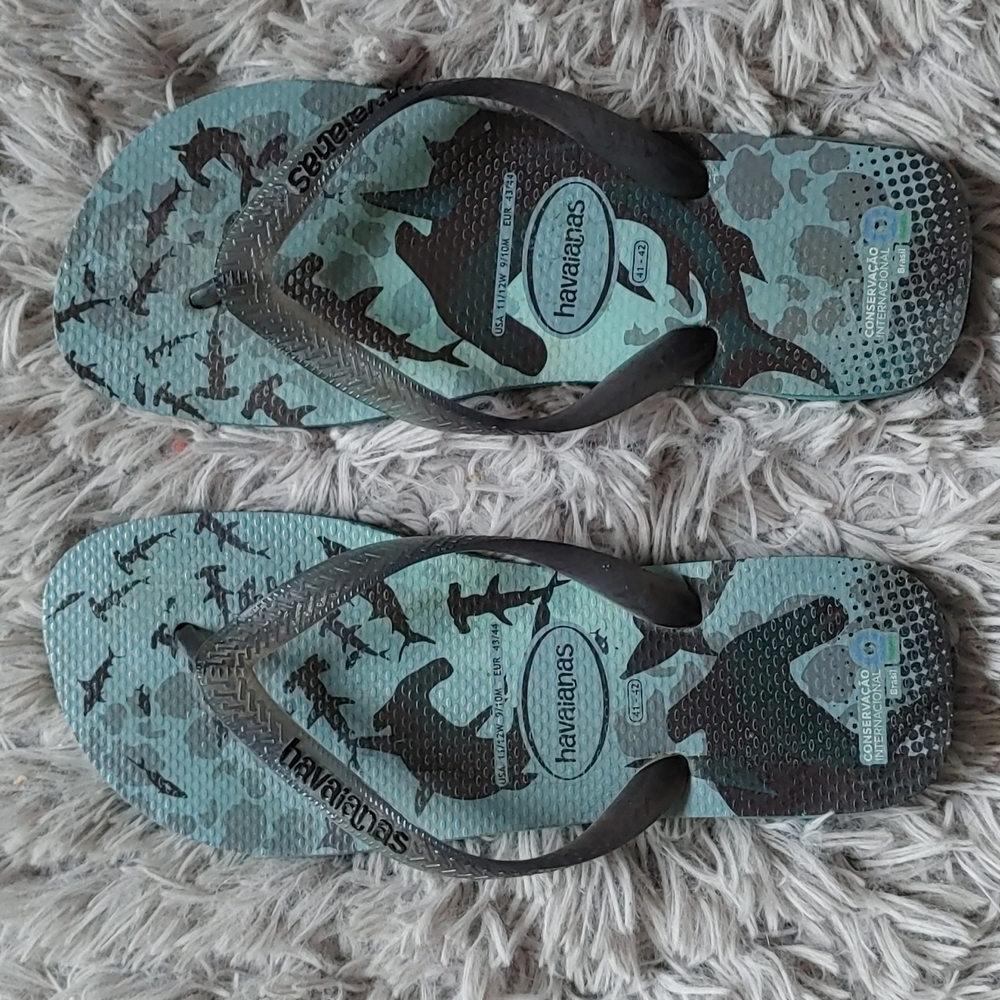 Havaianas sandals size 11
